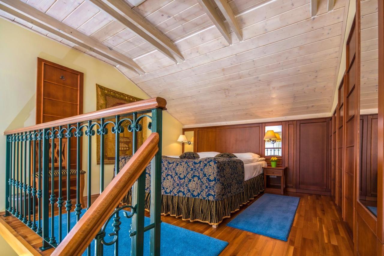 Hotel Forest Hills Zirc Esterno foto