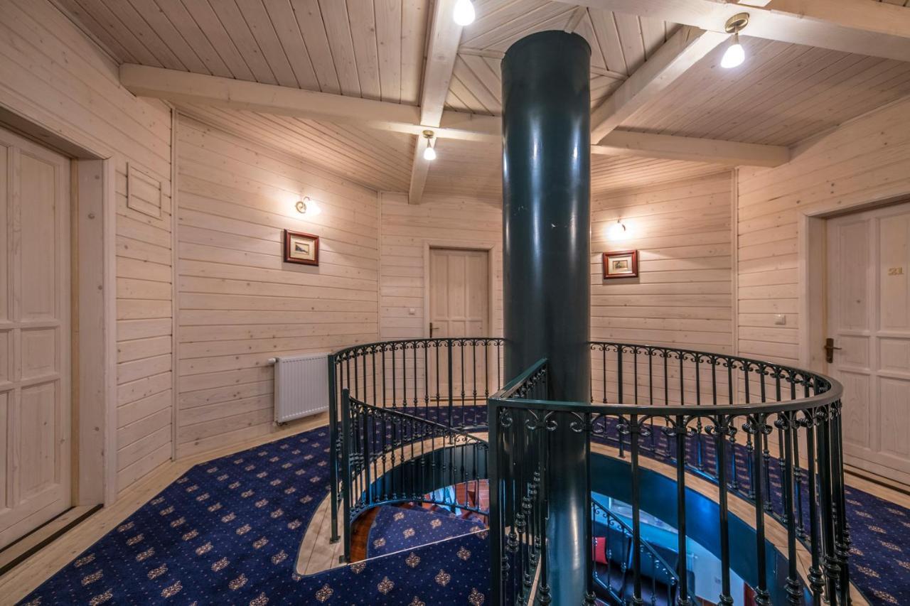 Hotel Forest Hills Zirc Esterno foto