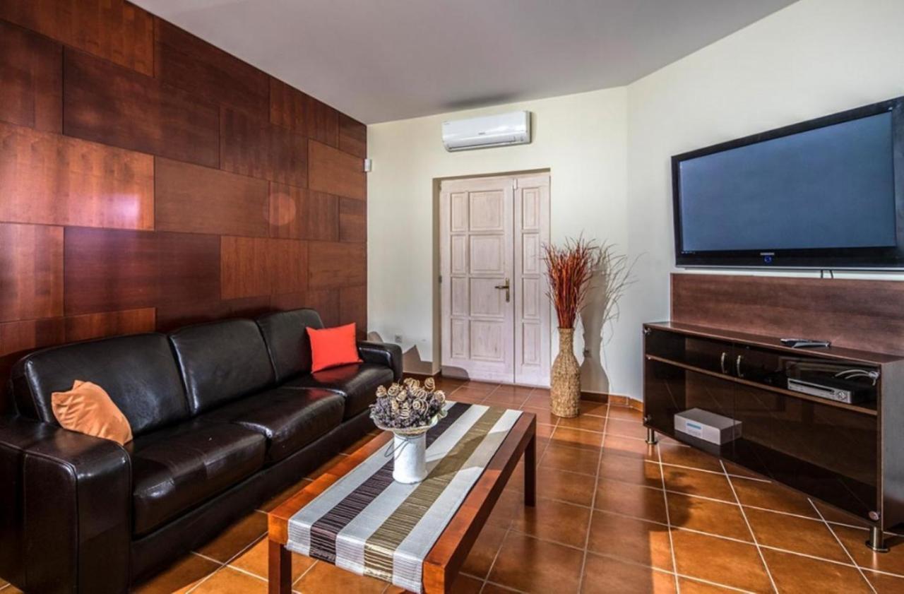 Hotel Forest Hills Zirc Esterno foto