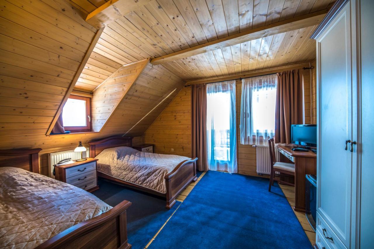 Hotel Forest Hills Zirc Esterno foto