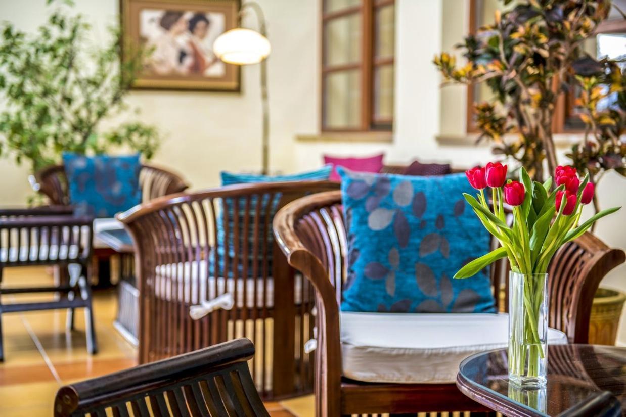 Hotel Forest Hills Zirc Esterno foto