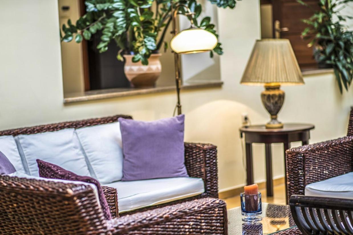Hotel Forest Hills Zirc Esterno foto