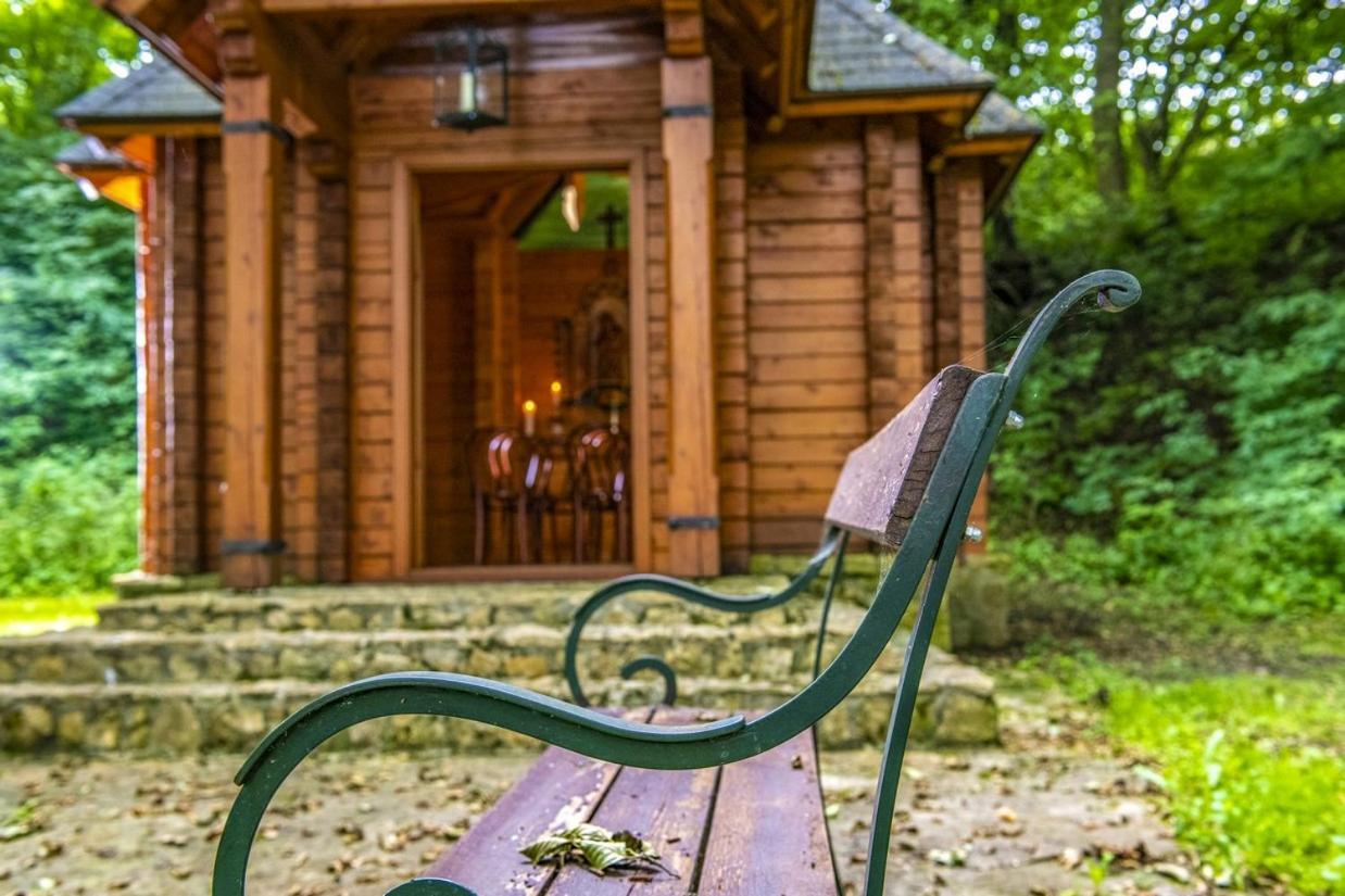 Hotel Forest Hills Zirc Esterno foto